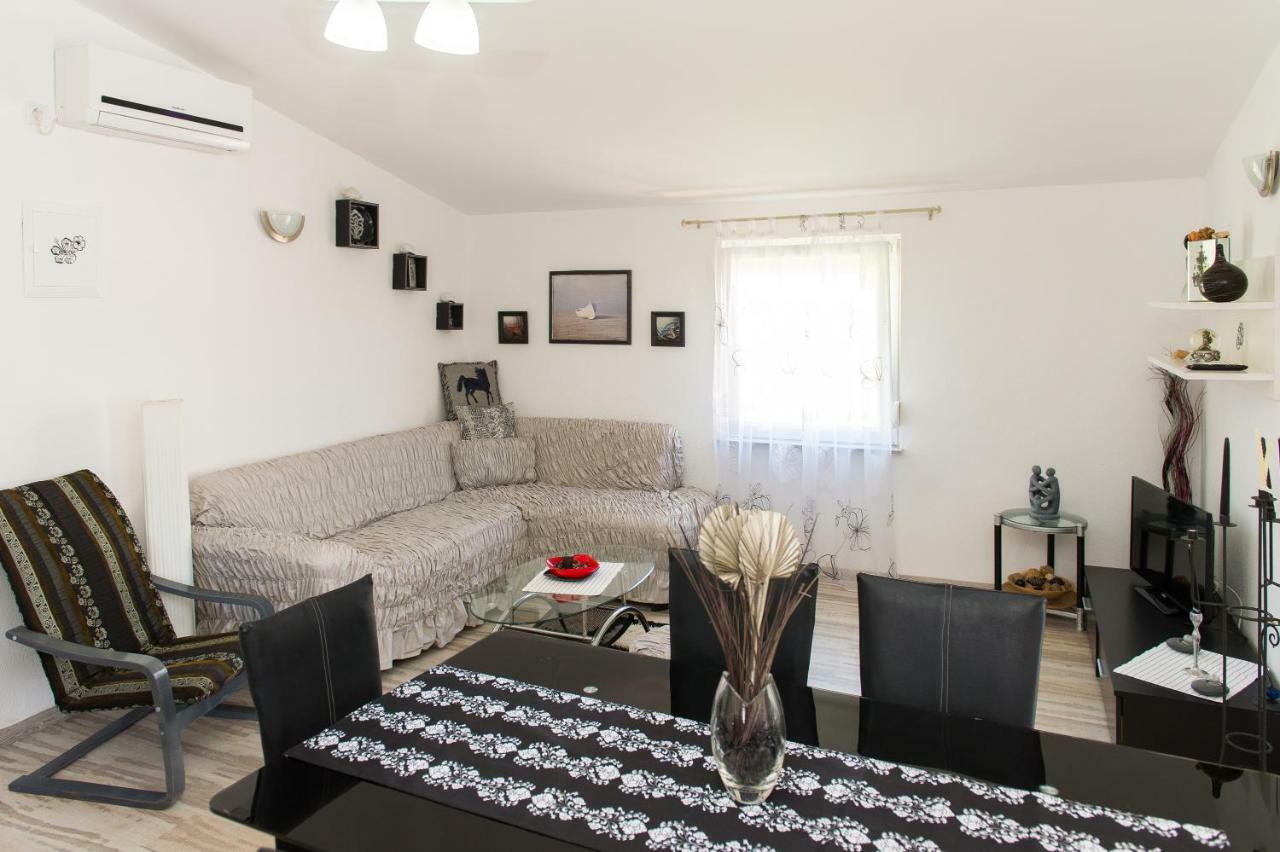 Apartment Ella Rogoznica  Exteriör bild